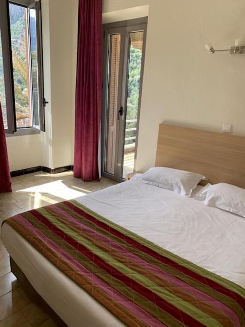 Hotel Colombo- Porto Corse Екстериор снимка