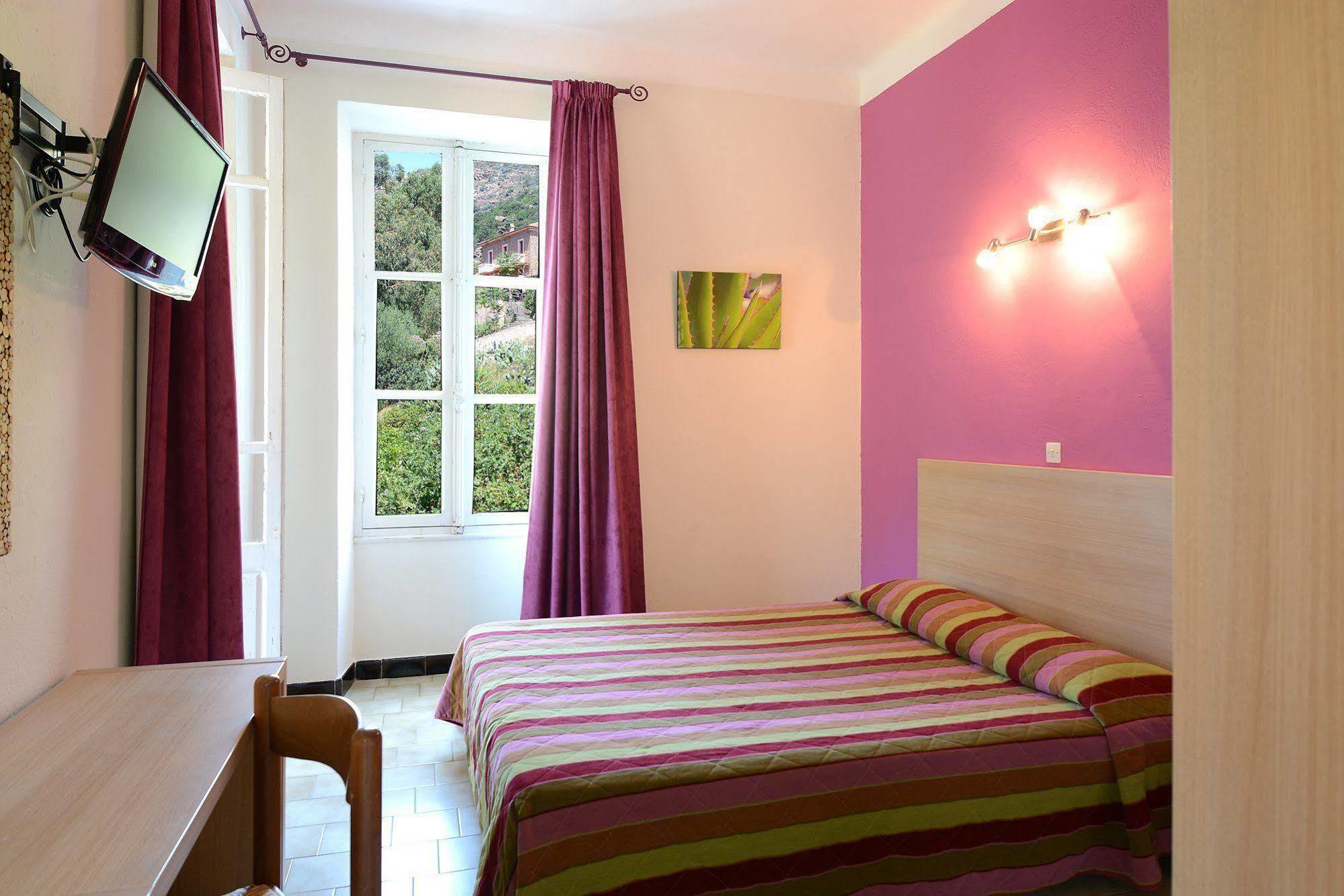 Hotel Colombo- Porto Corse Екстериор снимка